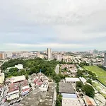 Modern 2B2B Apt Near Mid Valley - Wifi - Infinity Pool - Gym