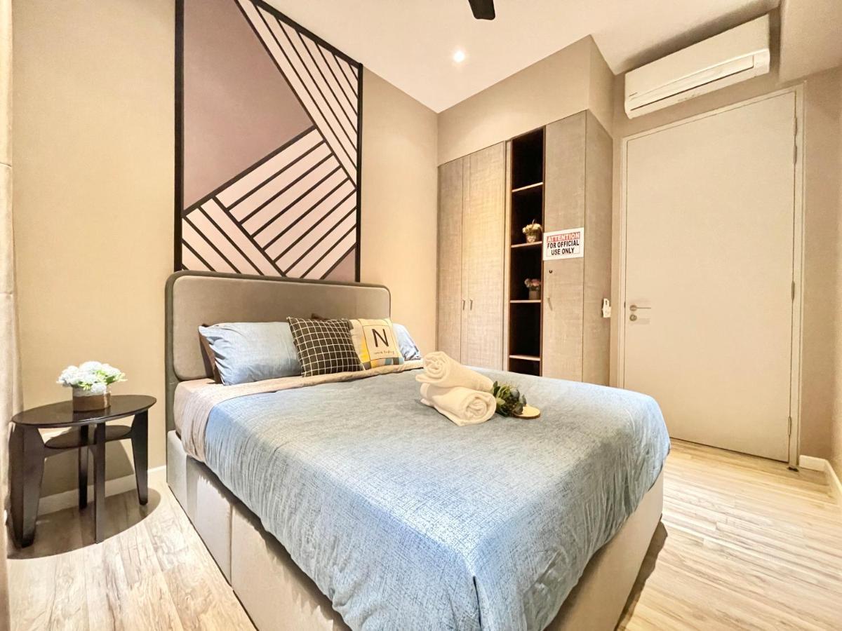 Modern 2b2b Near Mid Valley - Wifi - Infinity Pool - Gym * Kuala Lumpur